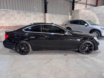 Used Mercedes-Benz C Class 2015 for sale - 77236230: Photo