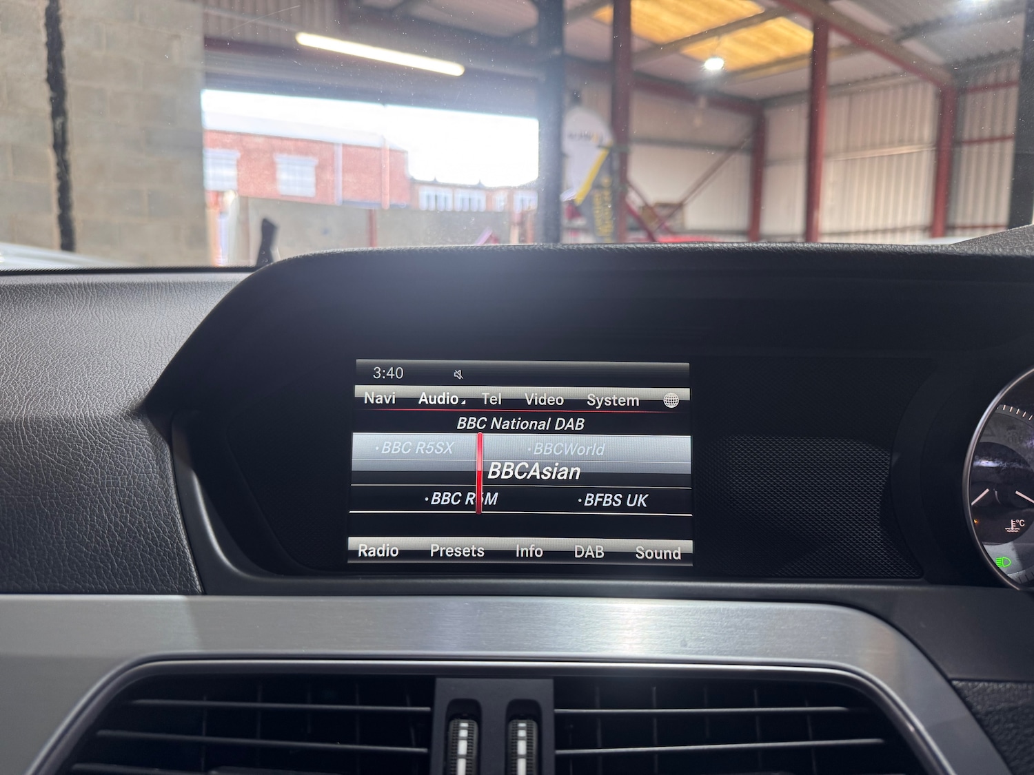 Used Mercedes-Benz C Class 2015 for sale - 77236230: Photo 34