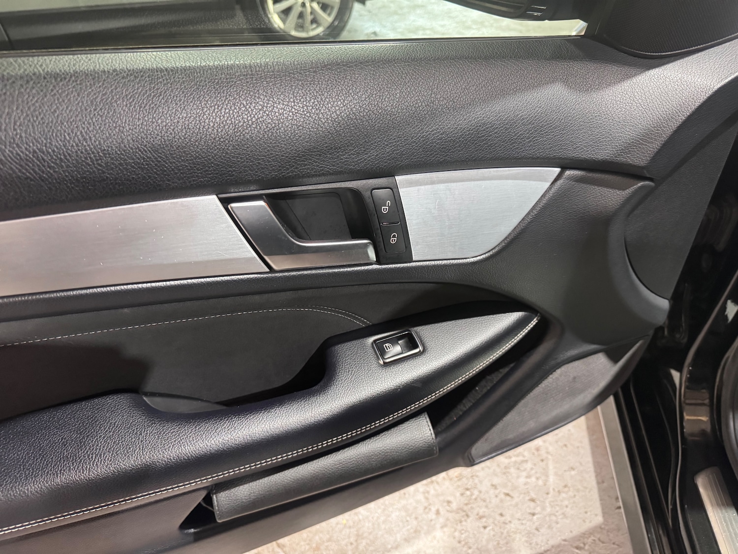 Used Mercedes-Benz C Class 2015 for sale - 77236230: Photo 8