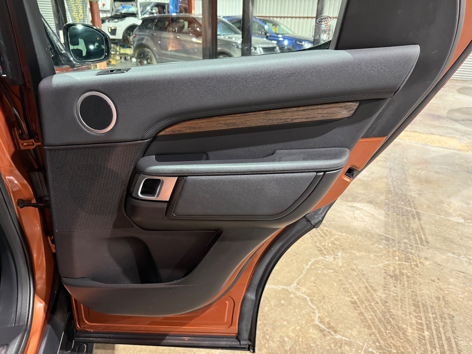 Used Land Rover Discovery 2017 for sale - 77287374: Photo 23