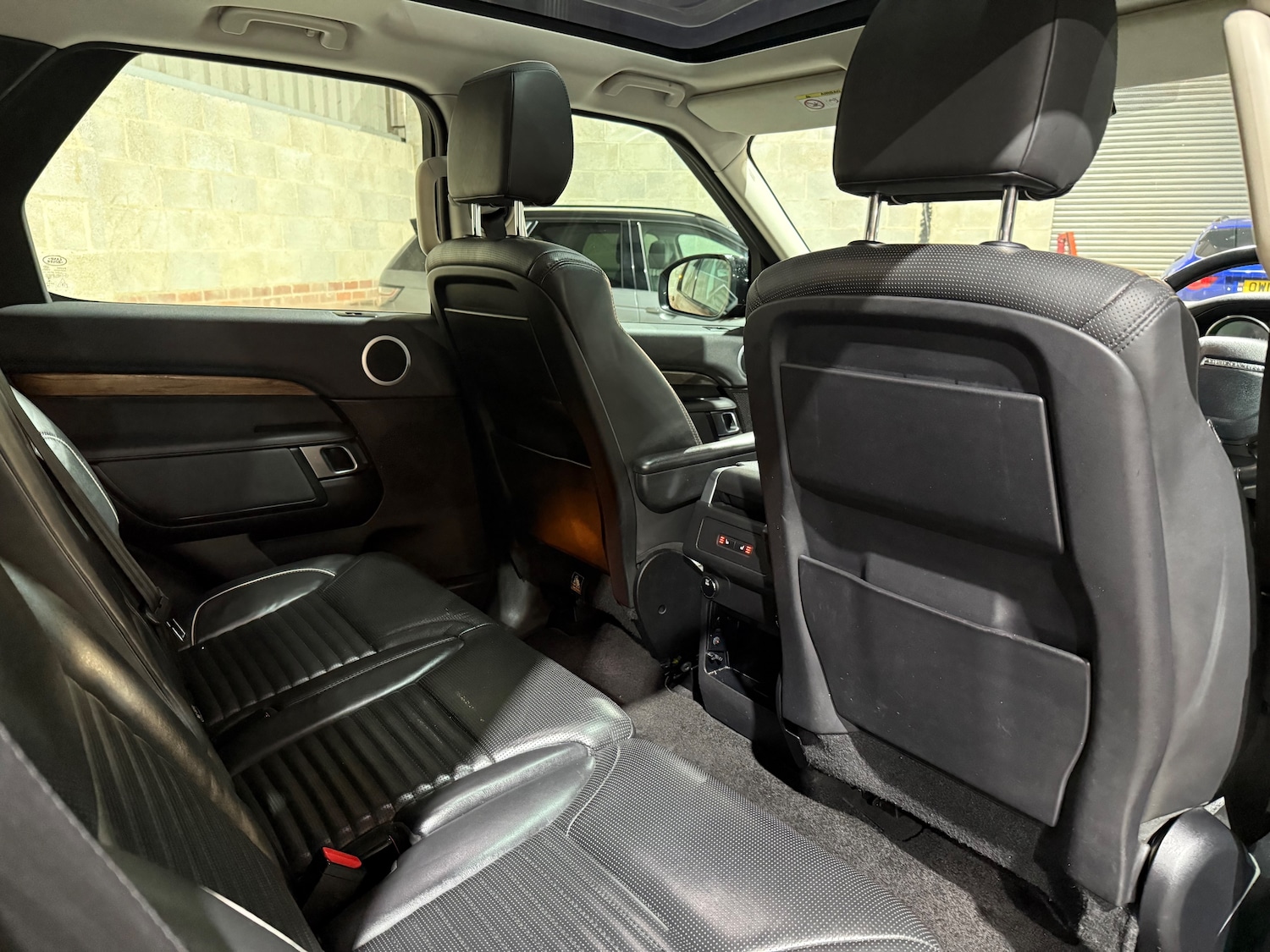 Used Land Rover Discovery 2017 for sale - 77287374: Photo 24