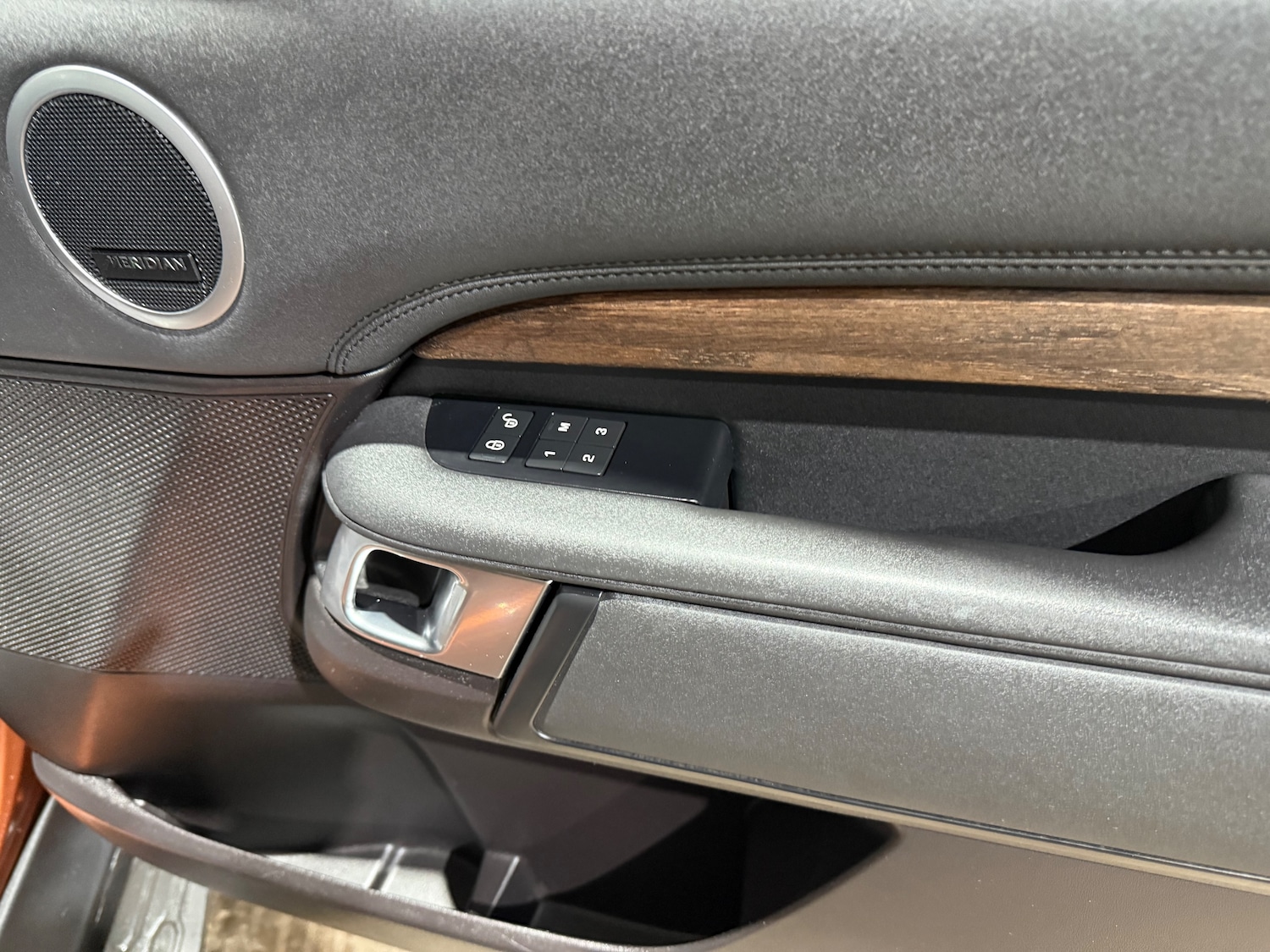 Used Land Rover Discovery 2017 for sale - 77287374: Photo 29