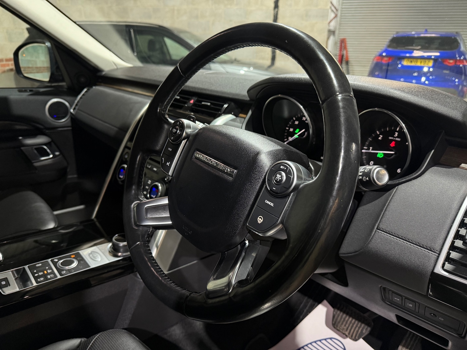 Used Land Rover Discovery 2017 for sale - 77287374: Photo 35