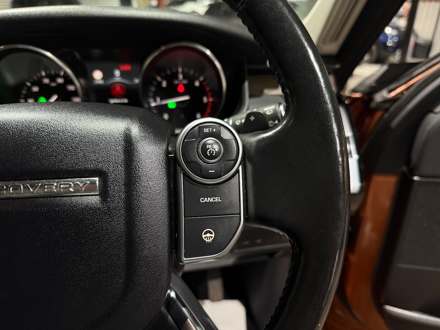 Used Land Rover Discovery 2017 for sale - 77287374: Photo 40