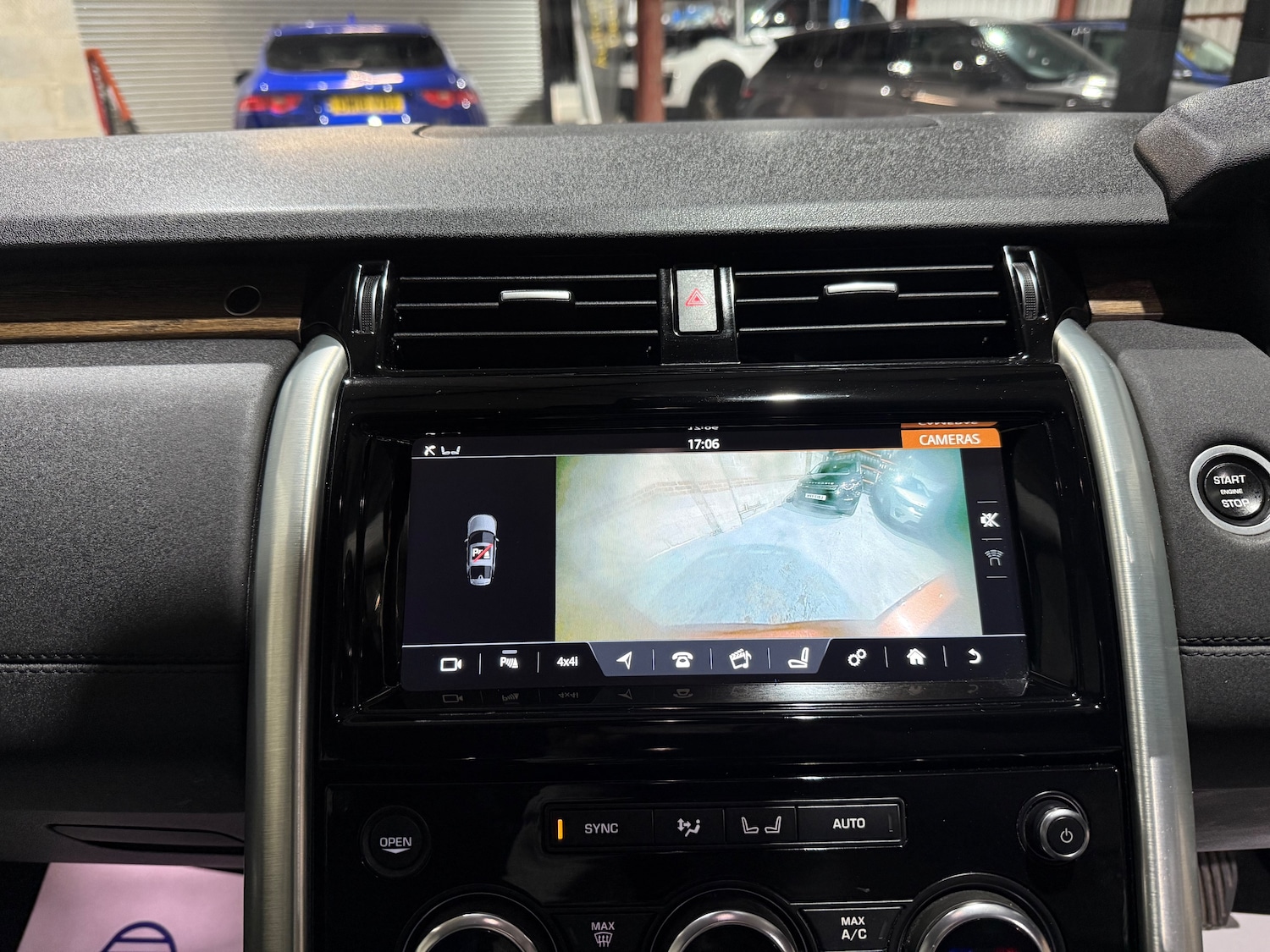 Used Land Rover Discovery 2017 for sale - 77287374: Photo 51