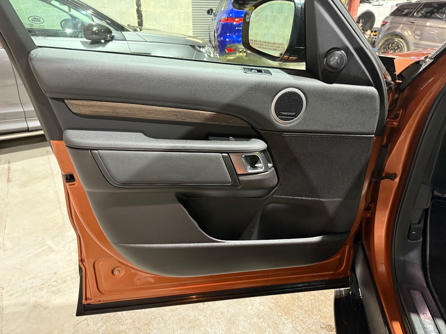 Used Land Rover Discovery 2017 for sale - 77287374: Photo 7