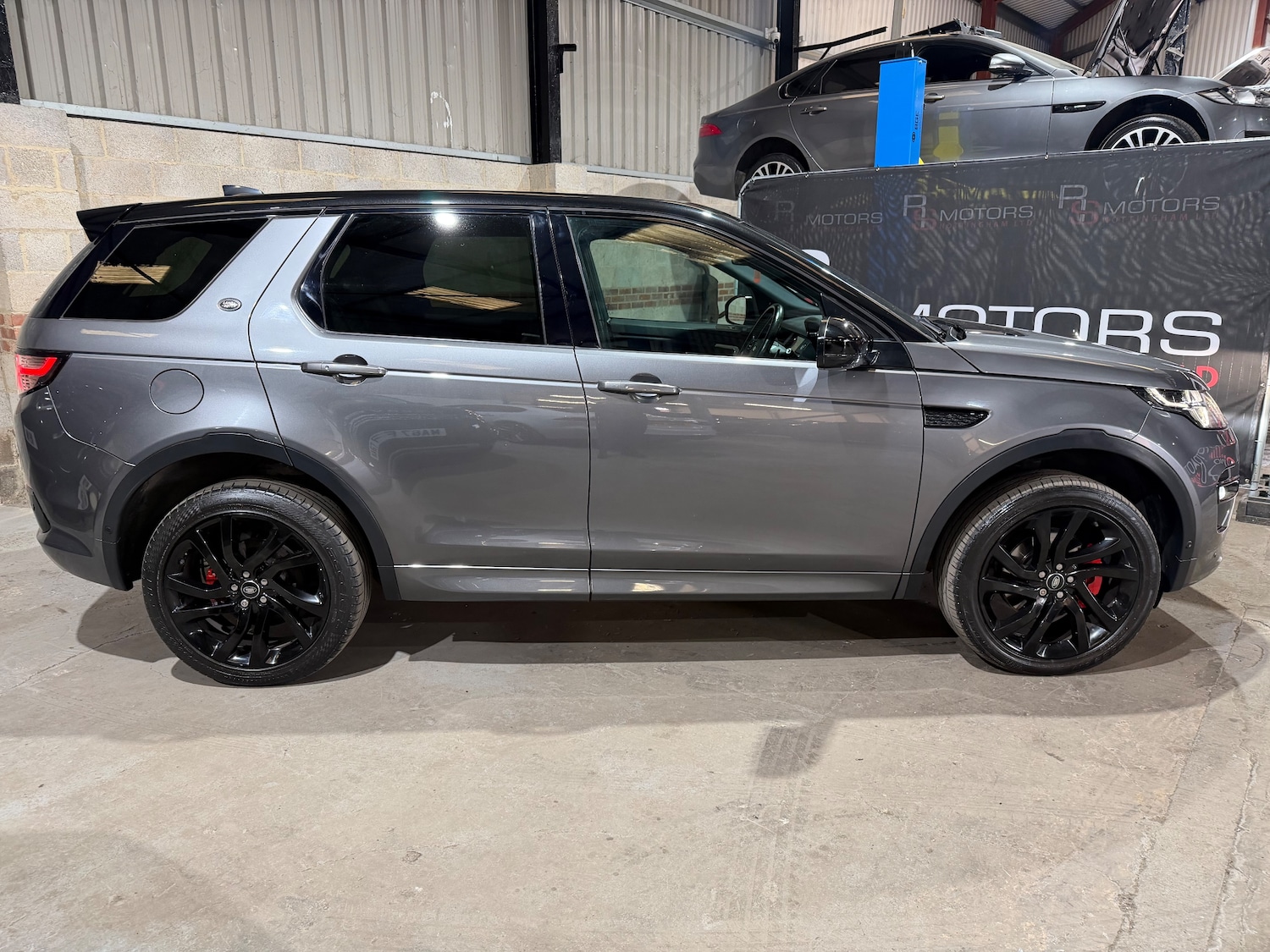 Used Land Rover Discovery Sport 2017 for sale - 78137218: Photo 2