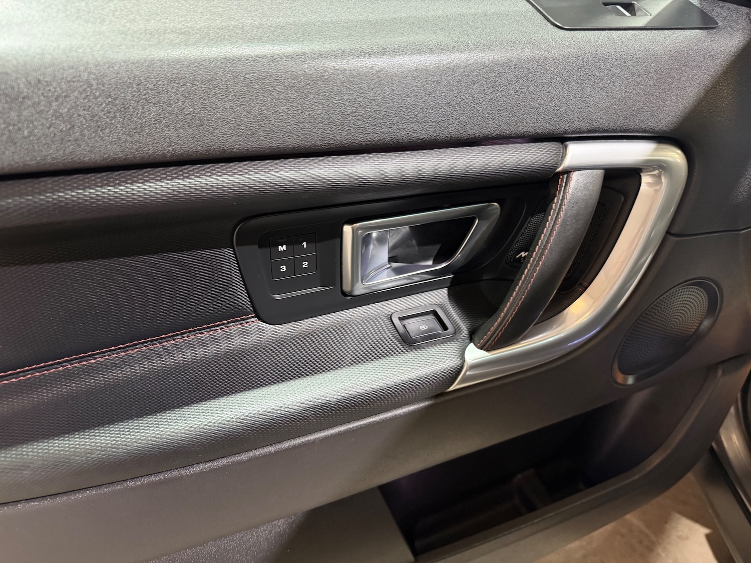 Used Land Rover Discovery Sport 2017 for sale - 78137218: Photo 8