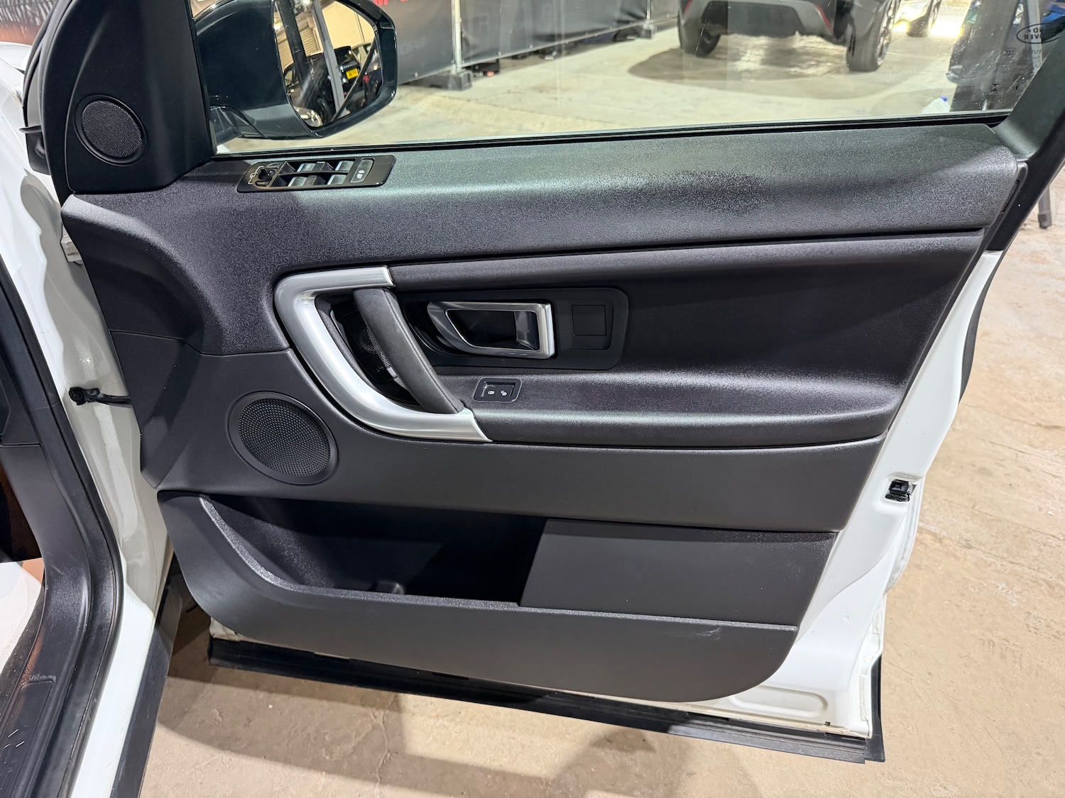 Used Land Rover Discovery Sport 2018 for sale - 77931772: Photo 26