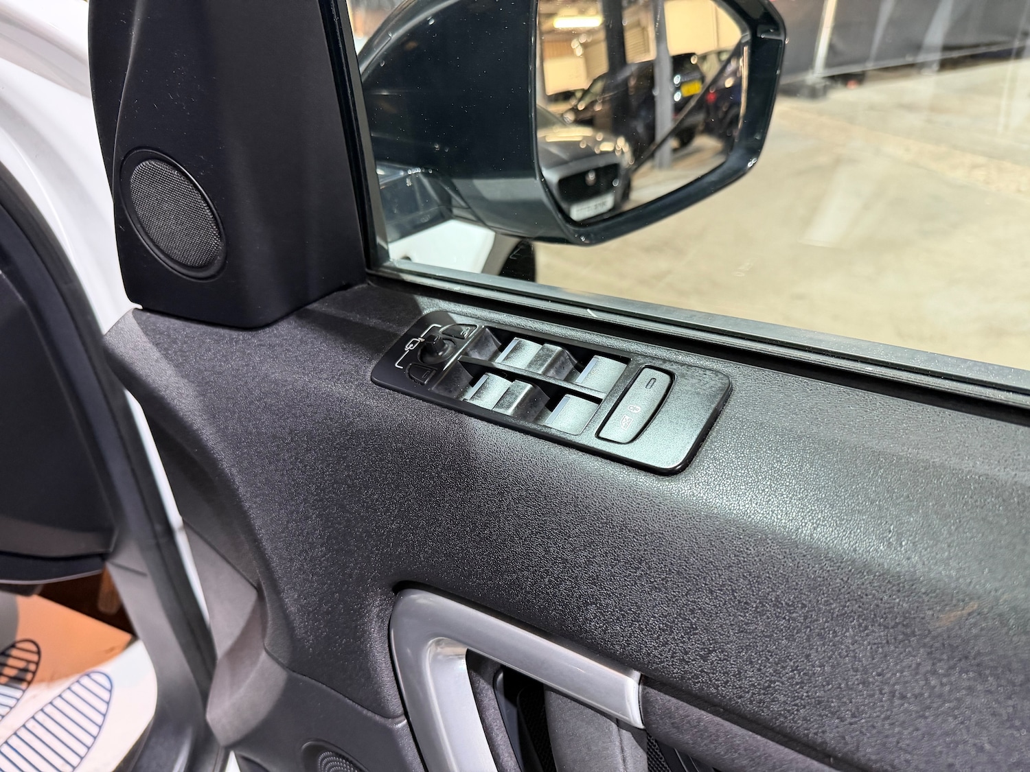 Used Land Rover Discovery Sport 2018 for sale - 77931772: Photo 28