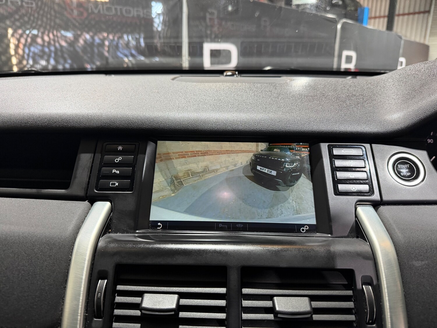 Used Land Rover Discovery Sport 2018 for sale - 77931772: Photo 42