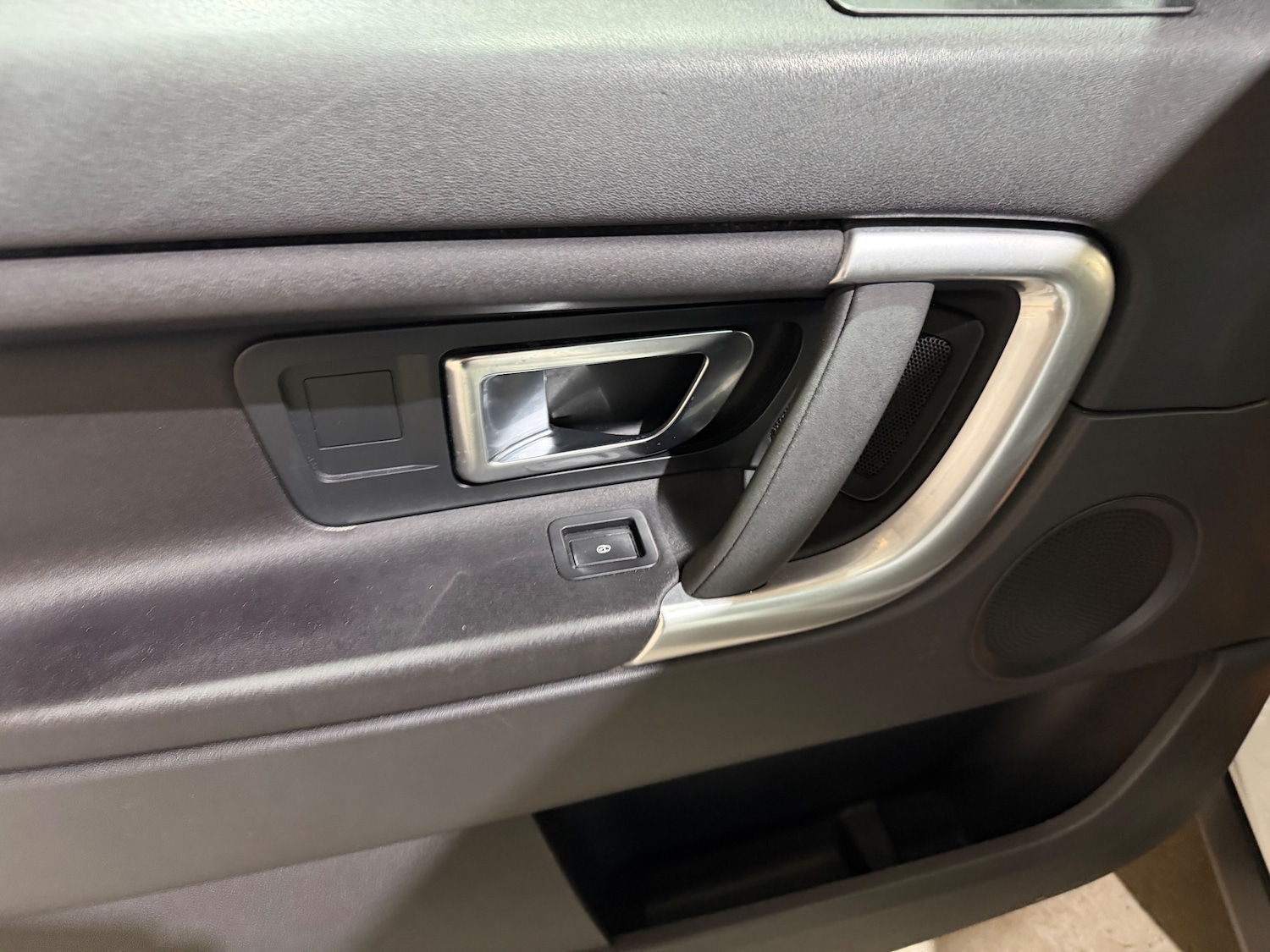 Used Land Rover Discovery Sport 2018 for sale - 77931772: Photo 7