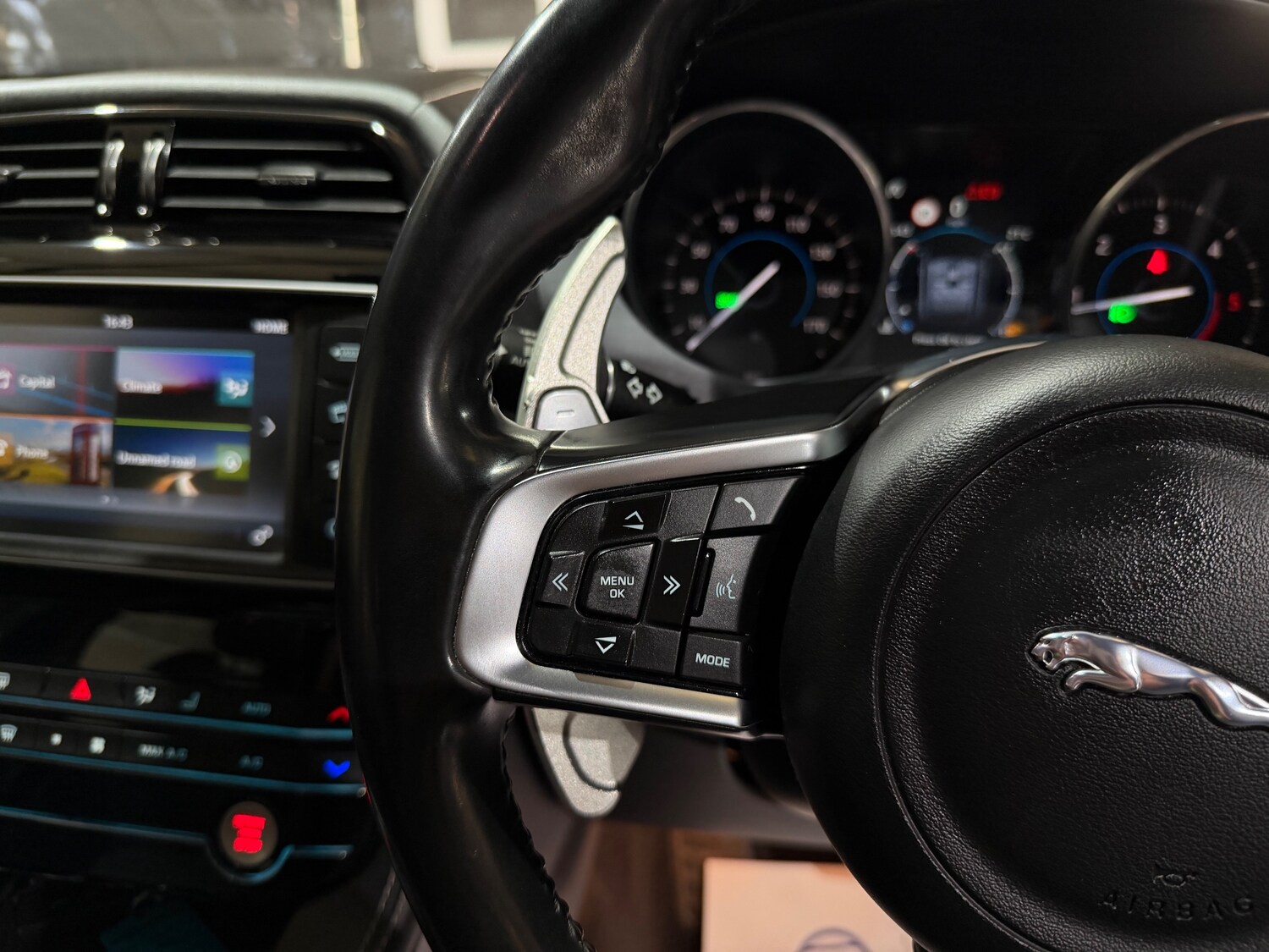 Used Jaguar F-Pace 2017 for sale - 78159171: Photo 32