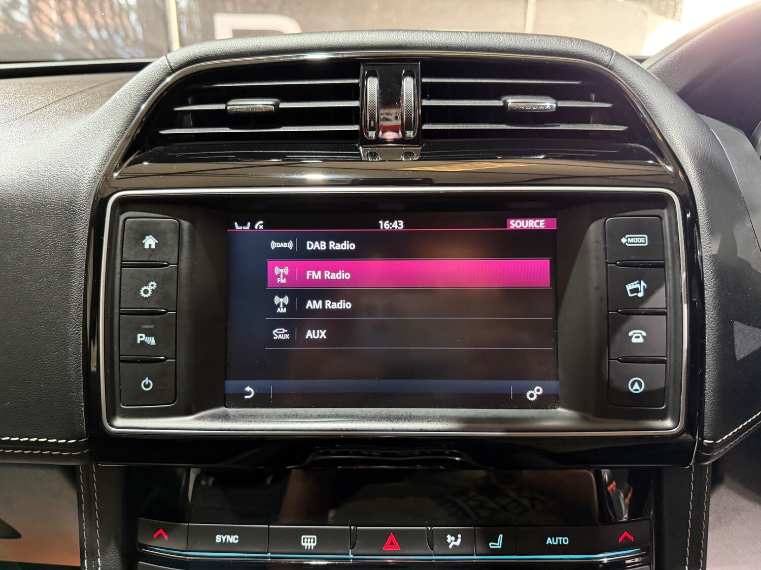 Used Jaguar F-Pace 2017 for sale - 78159171: Photo 39