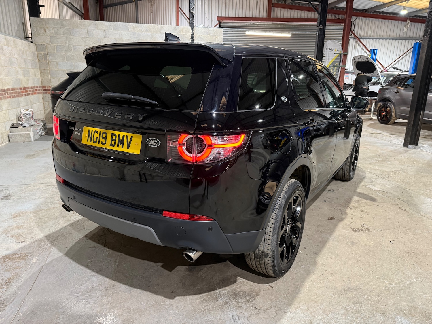 Used Land Rover Discovery Sport 2019 for sale - 77084139: Photo 3