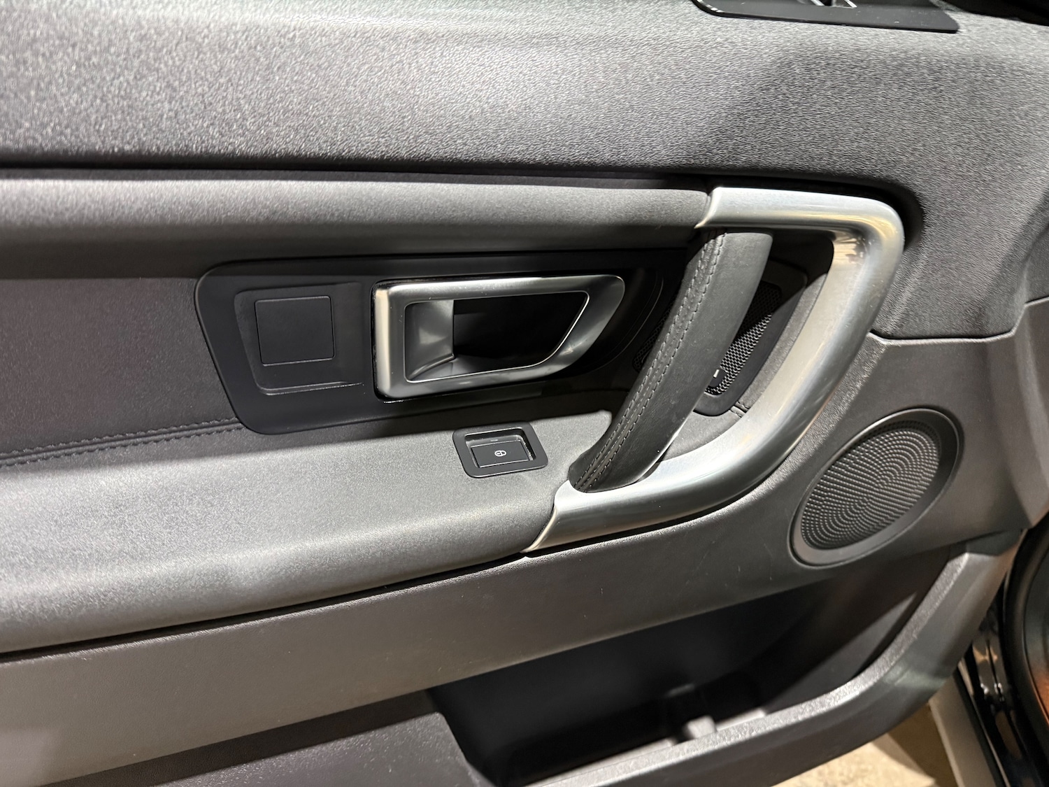 Used Land Rover Discovery Sport 2019 for sale - 77084139: Photo 8