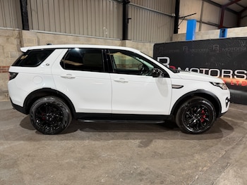 Used Land Rover Discovery Sport 2017 for sale - 78932132: Photo