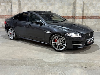Used Jaguar XF 2017 for sale - 76445602: Photo