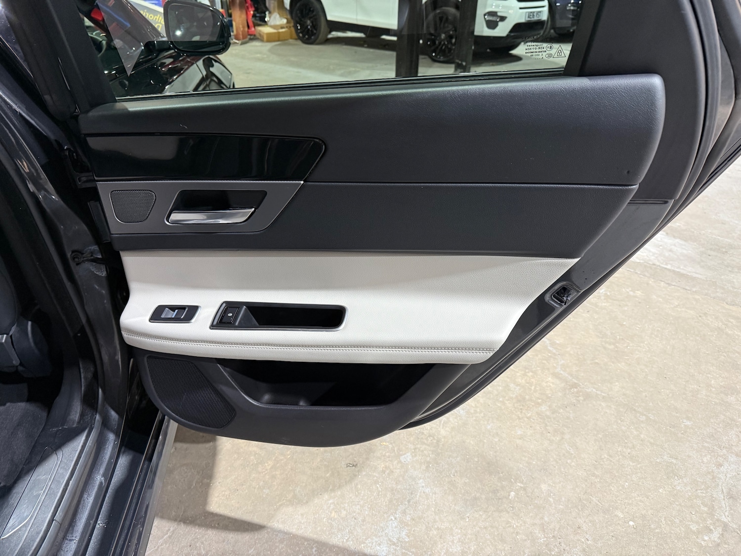 Used Jaguar XF 2017 for sale - 76445602: Photo 20