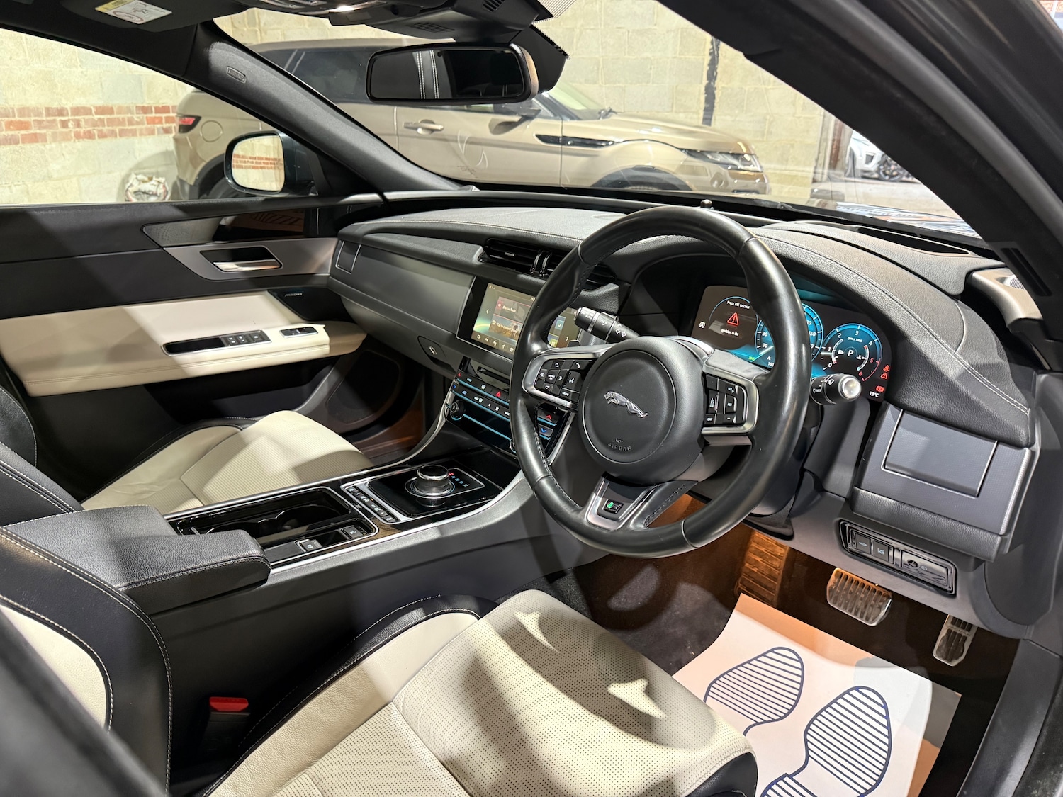 Used Jaguar XF 2017 for sale - 76445602: Photo 27