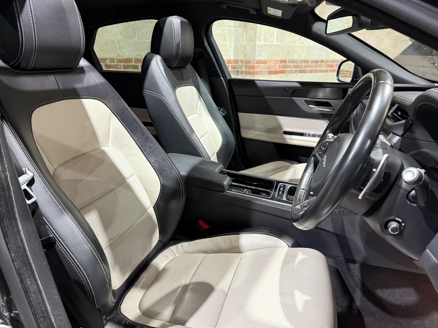 Used Jaguar XF 2017 for sale - 76445602: Photo 28