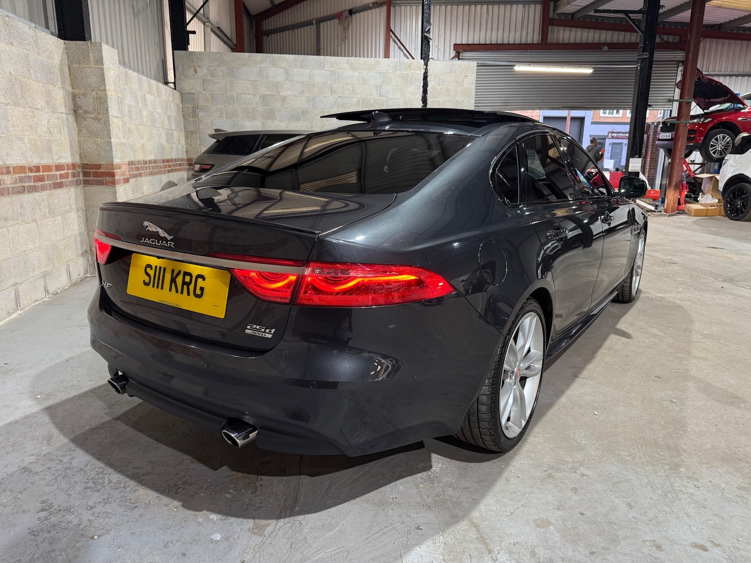 Used Jaguar XF 2017 for sale - 76445602: Photo 3