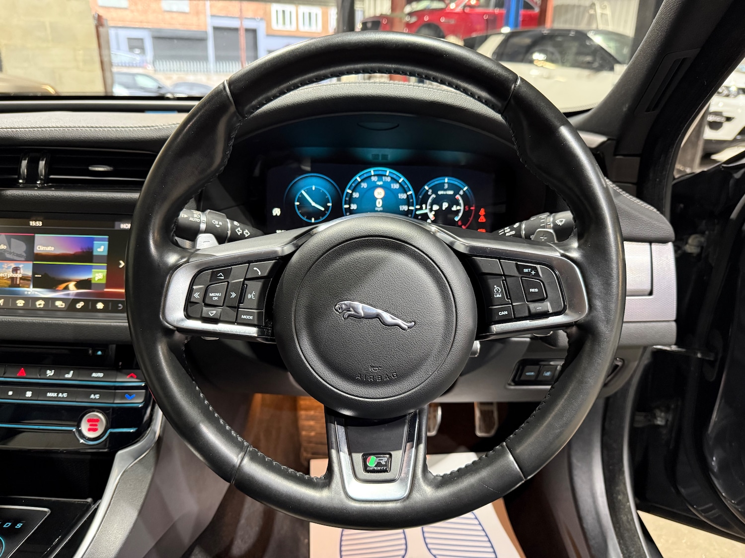 Used Jaguar XF 2017 for sale - 76445602: Photo 31