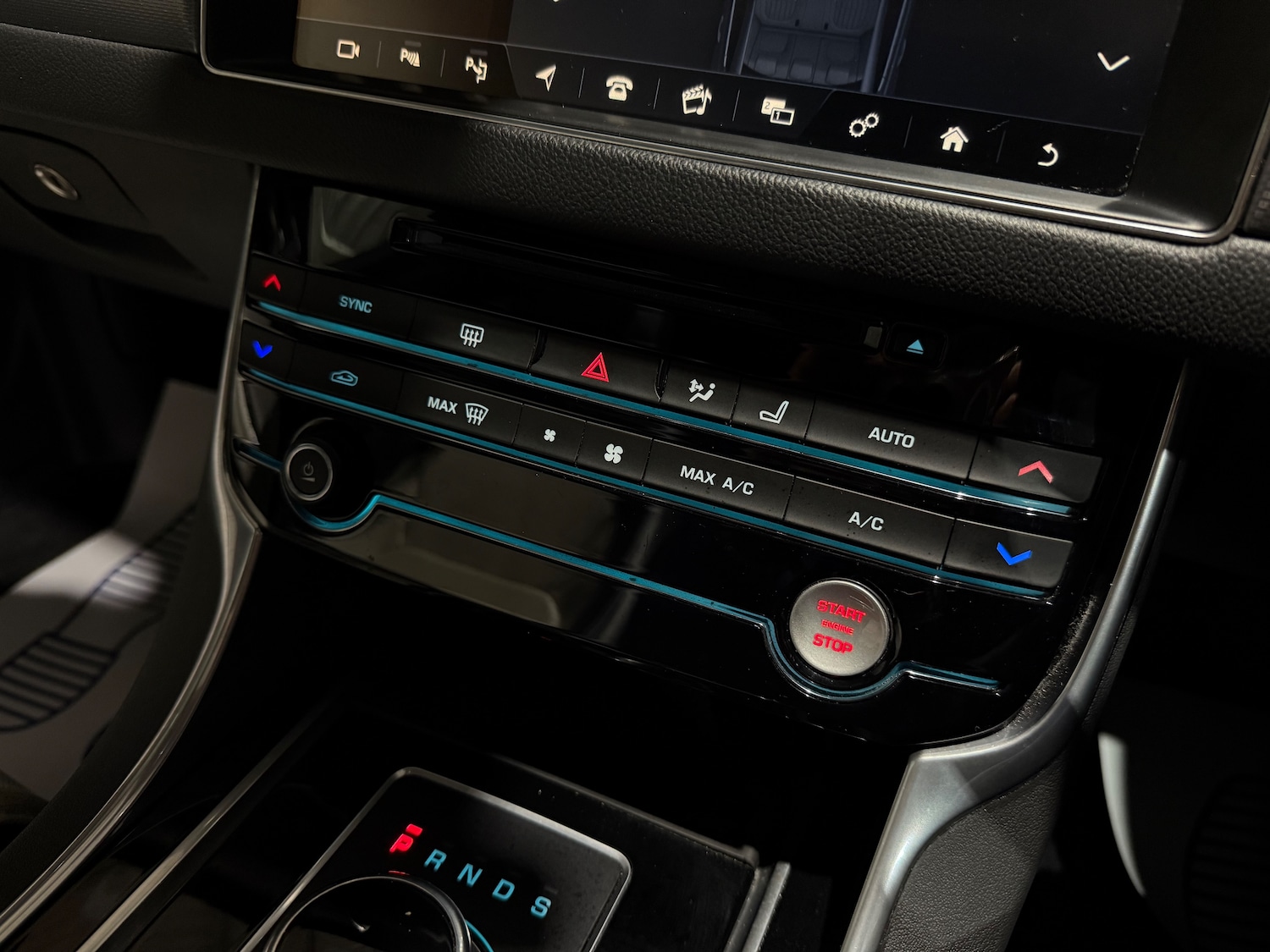 Used Jaguar XF 2017 for sale - 76445602: Photo 43