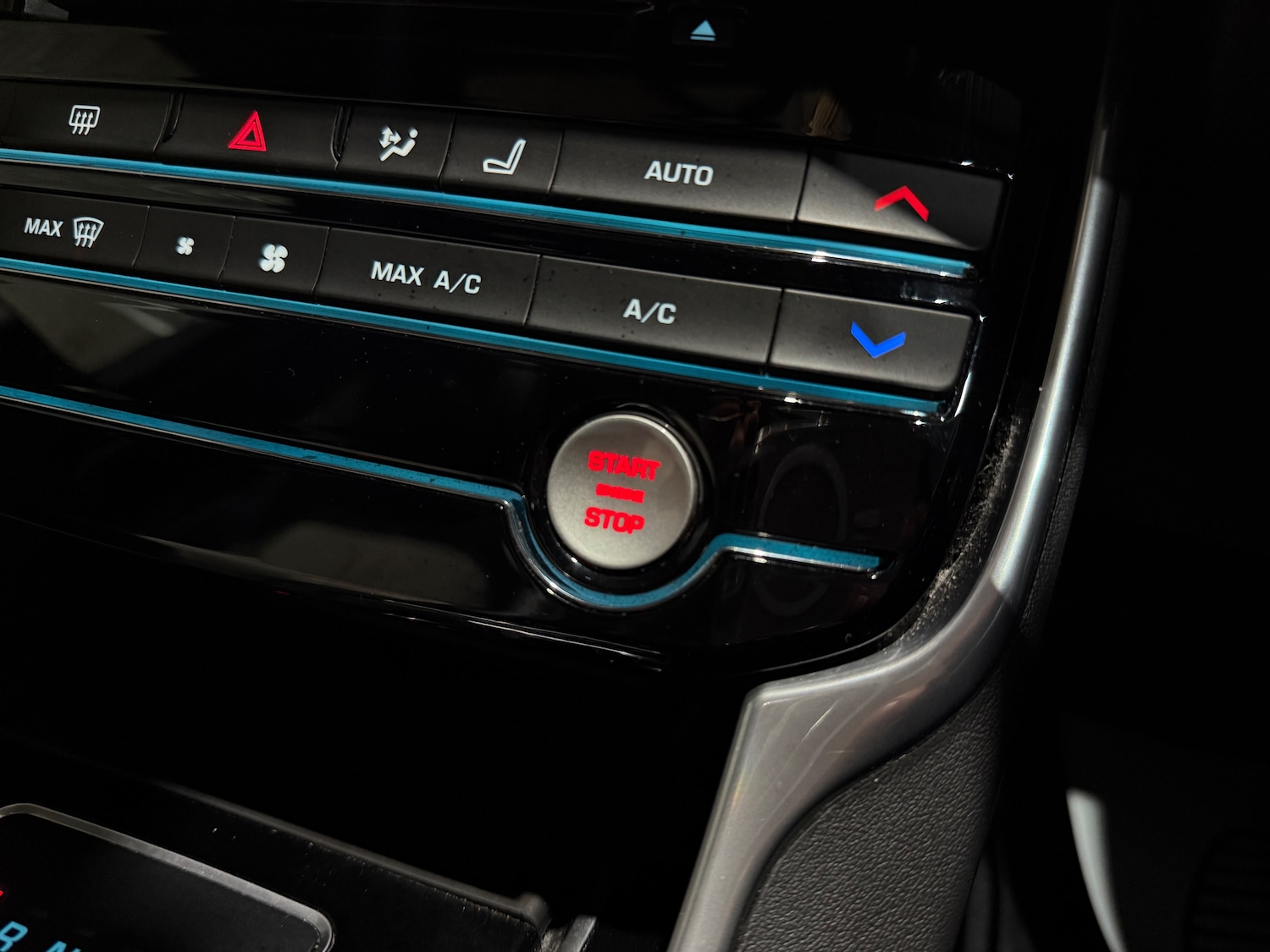 Used Jaguar XF 2017 for sale - 76445602: Photo 44