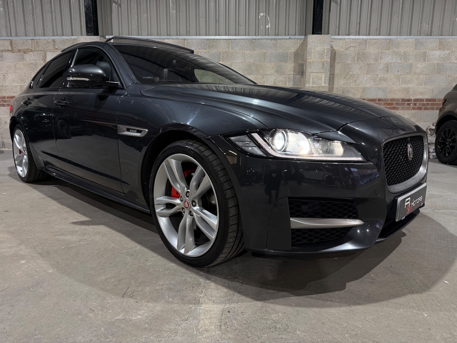 Used Jaguar XF 2017 for sale - 76445602: Photo 57