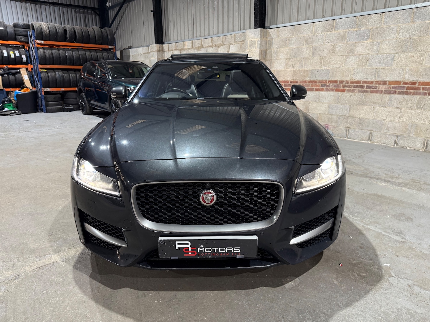 Used Jaguar XF 2017 for sale - 76445602: Photo 6