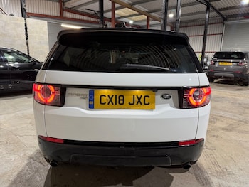 Used Land Rover Discovery Sport 2018 for sale - 77259072: Photo