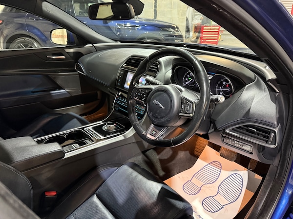 Used Jaguar XE 2015 for sale - 76250693: Photo 24