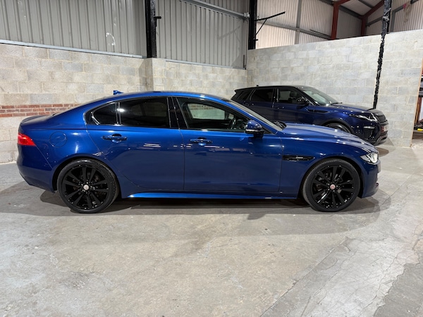 Used Jaguar XE 2015 for sale - 76250693: Photo 2