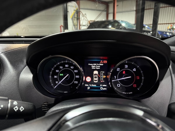 Used Jaguar XE 2015 for sale - 76250693: Photo 30