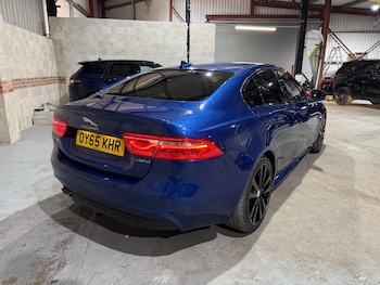 Used Jaguar XE 2015 for sale - 76250693: Photo 3