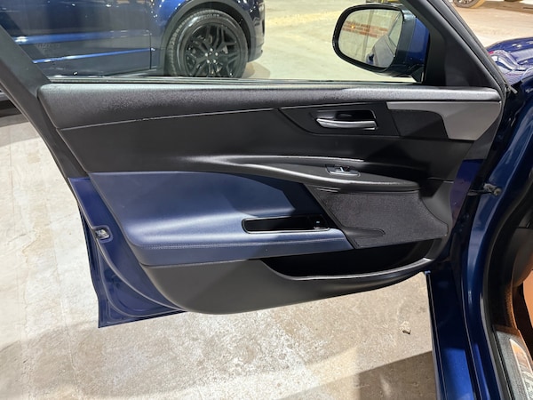 Used Jaguar XE 2015 for sale - 76250693: Photo 7