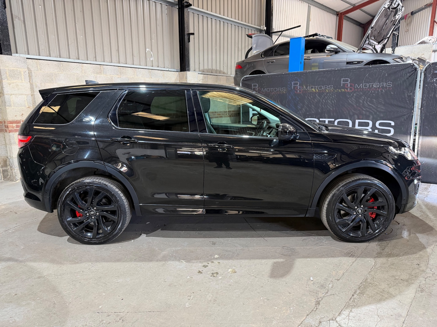 Used Land Rover Discovery Sport 2017 for sale - 78159170: Photo 2