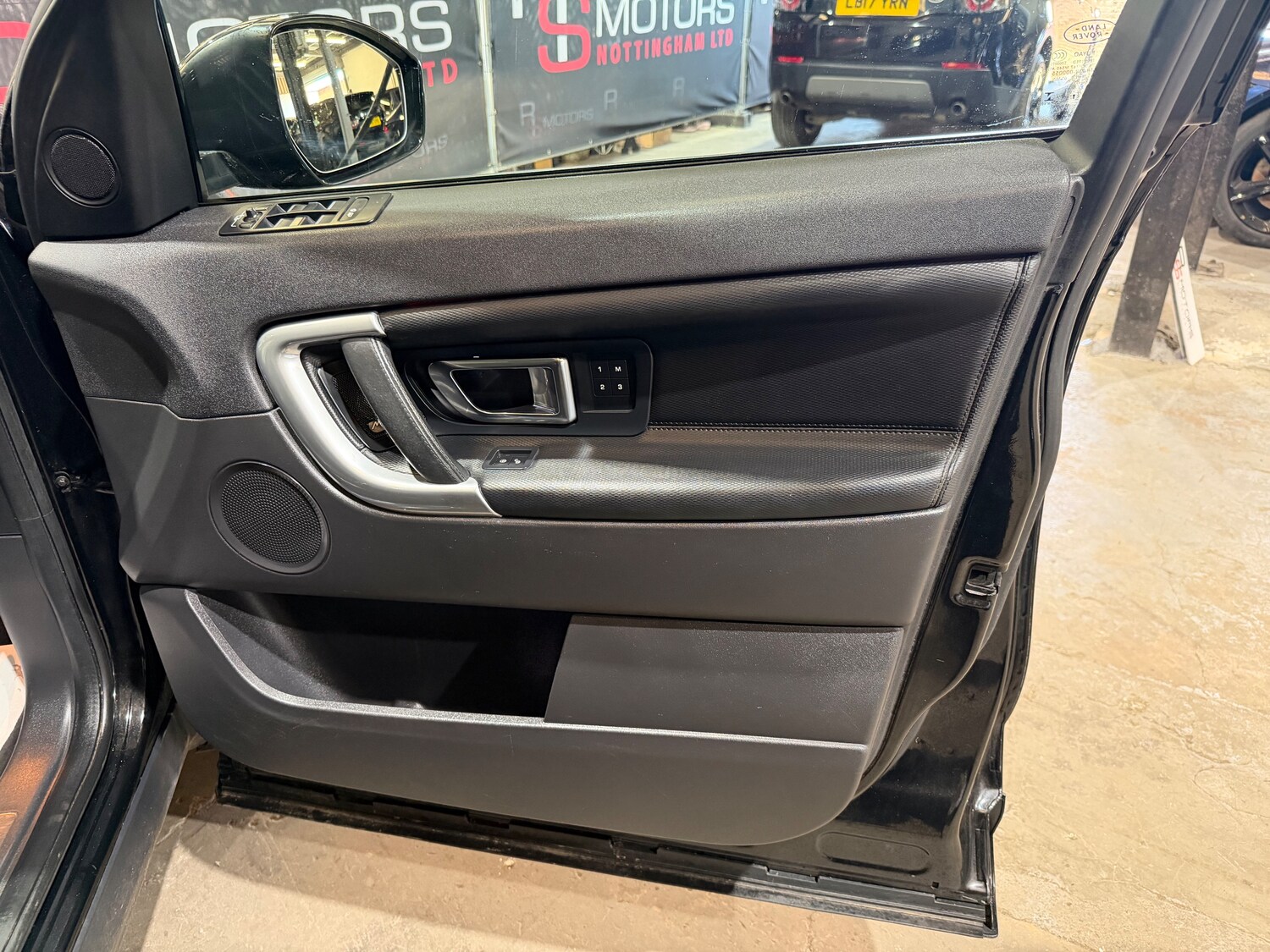 Used Land Rover Discovery Sport 2017 for sale - 78159170: Photo 26