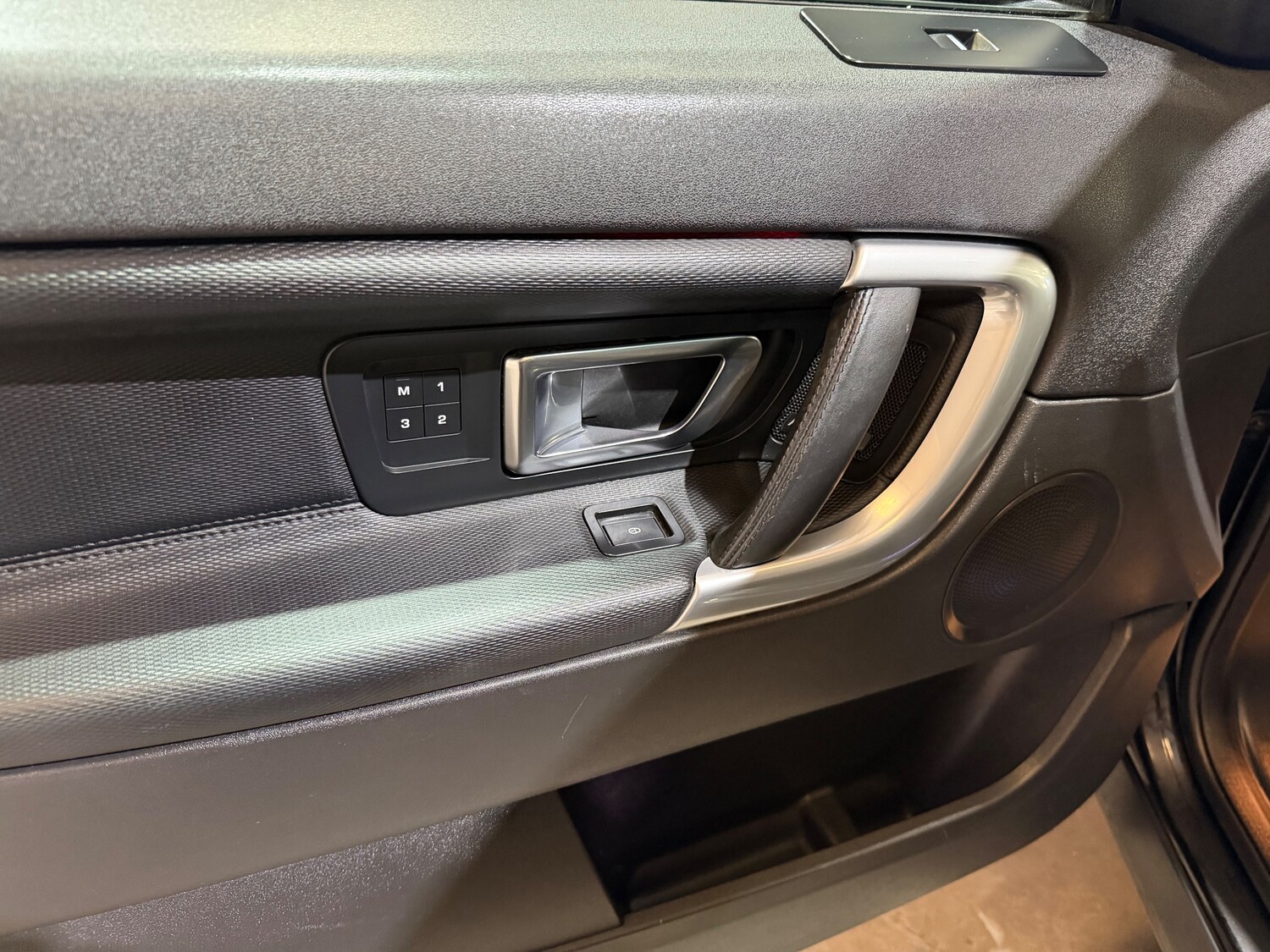 Used Land Rover Discovery Sport 2017 for sale - 78159170: Photo 8