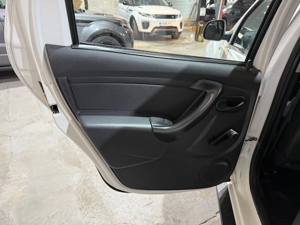 Used Dacia Duster 2014 for sale - 76143645: Photo 11