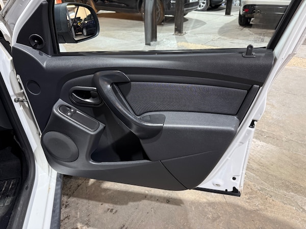 Used Dacia Duster 2014 for sale - 76143645: Photo 17