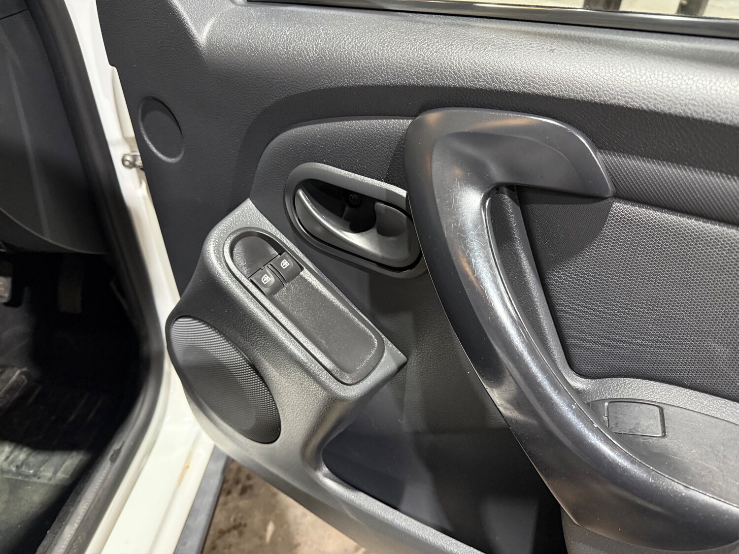 Used Dacia Duster 2014 for sale - 76143645: Photo 22