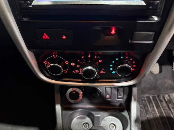 Used Dacia Duster 2014 for sale - 76143645: Photo 27
