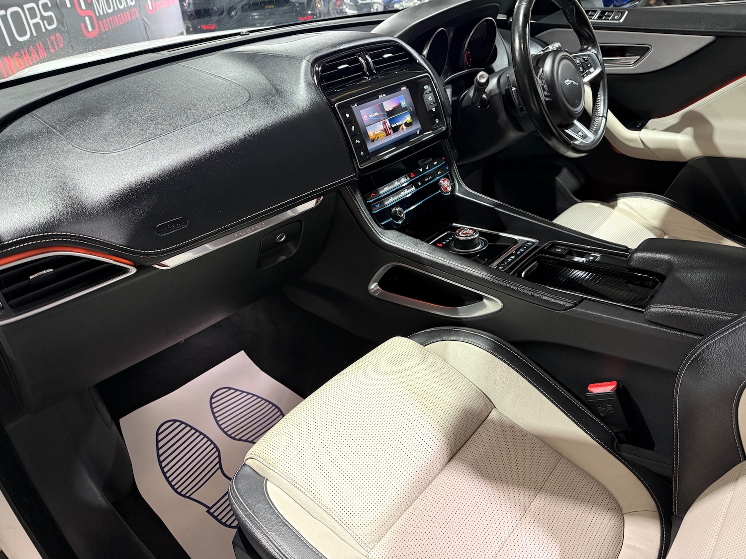 Used Jaguar F-Pace 2016 for sale - 77813464: Photo 21