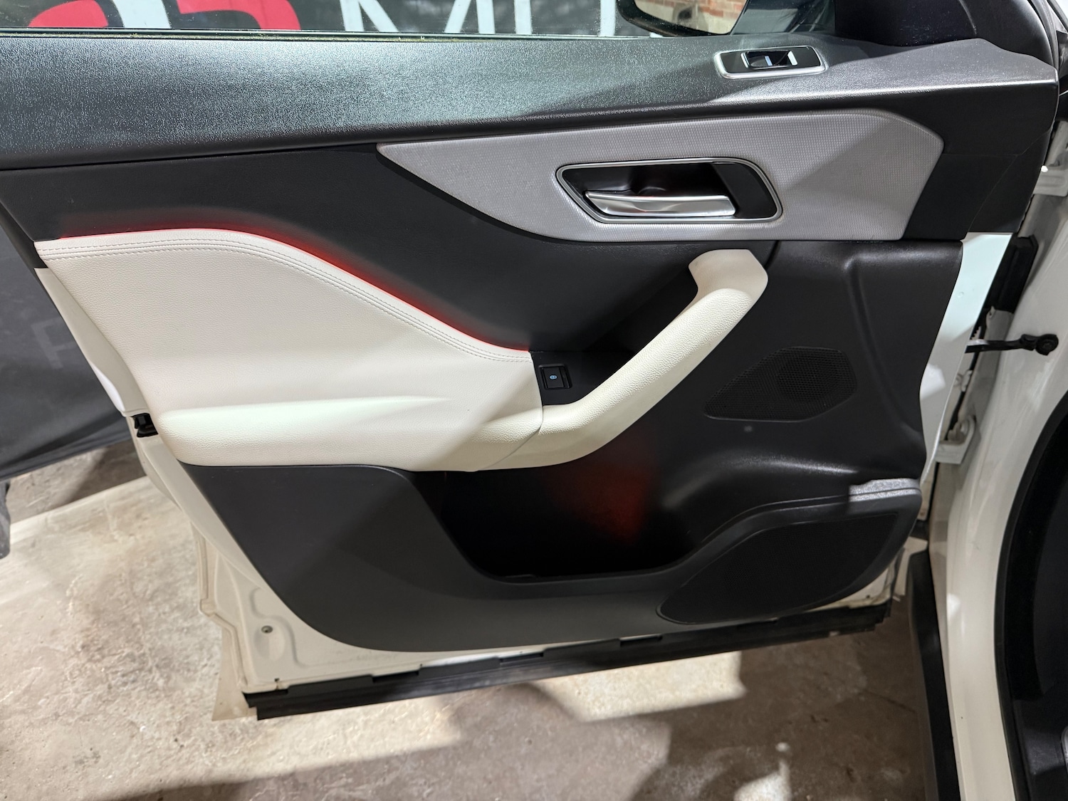 Used Jaguar F-Pace 2016 for sale - 77813464: Photo 24