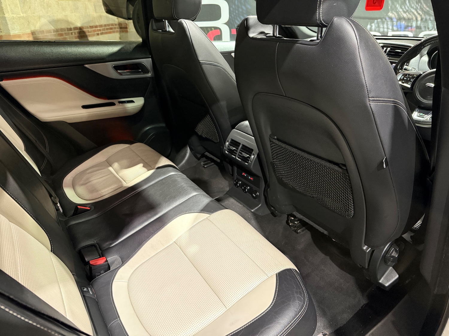 Used Jaguar F-Pace 2016 for sale - 77813464: Photo 31