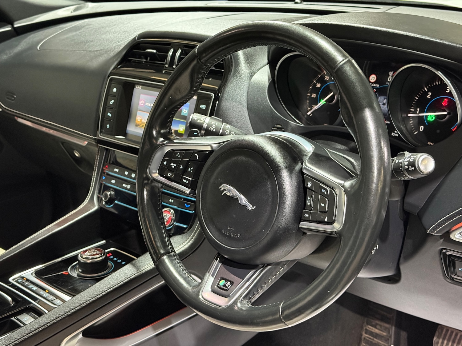 Used Jaguar F-Pace 2016 for sale - 77813464: Photo 38