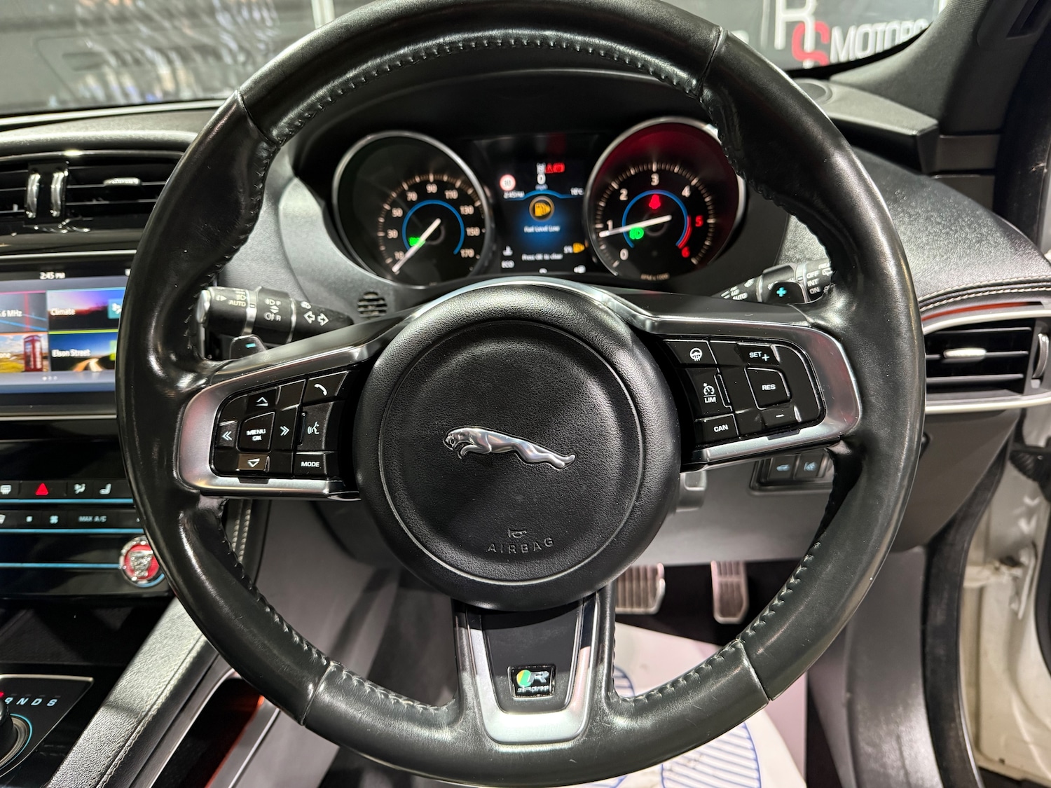 Used Jaguar F-Pace 2016 for sale - 77813464: Photo 42