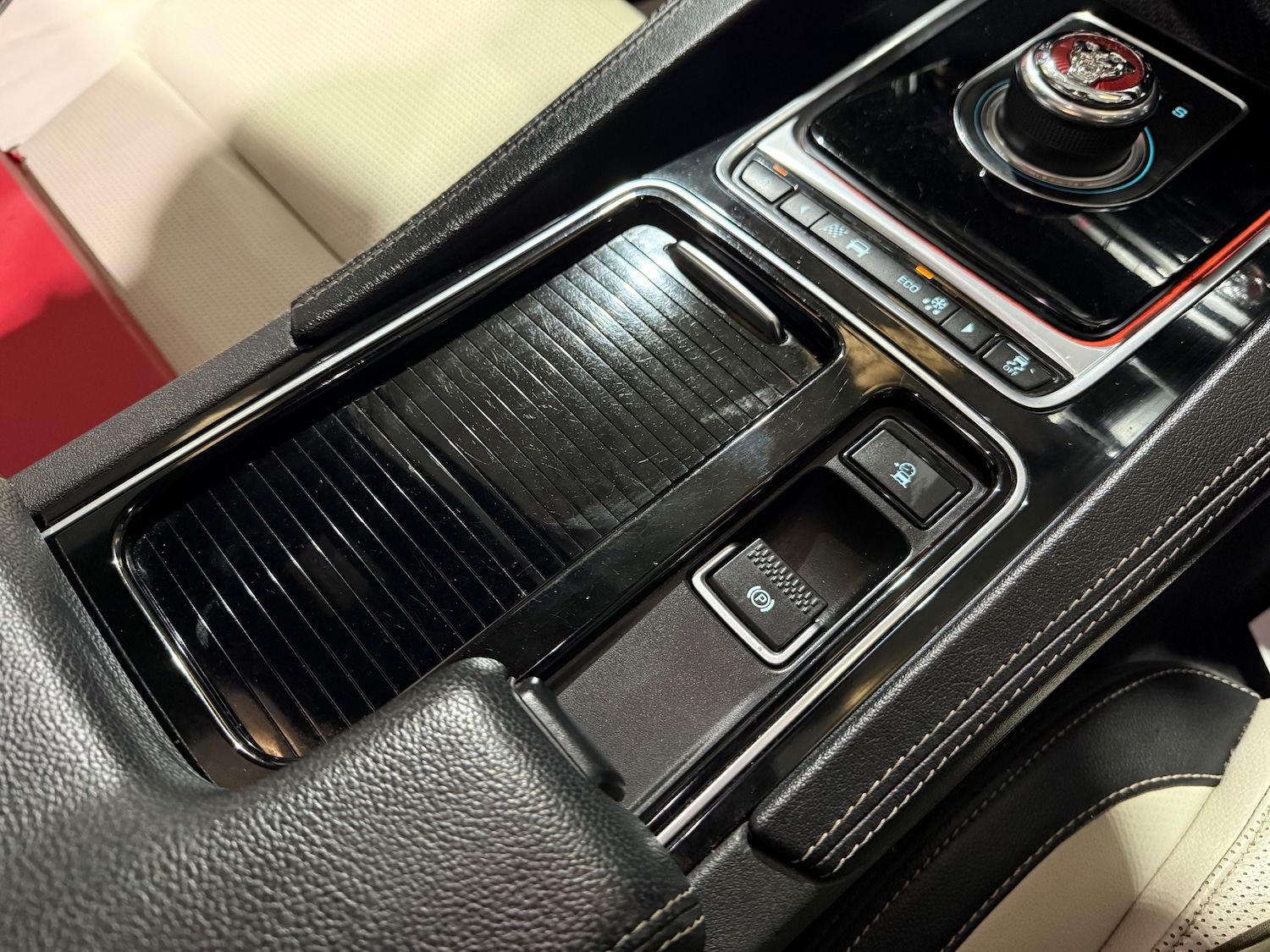 Used Jaguar F-Pace 2016 for sale - 77813464: Photo 49